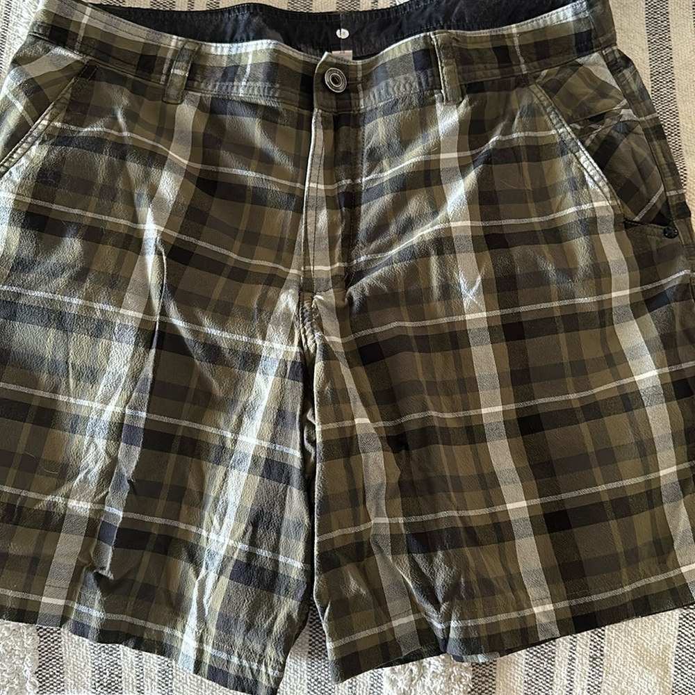 Men’s lululemon shorts